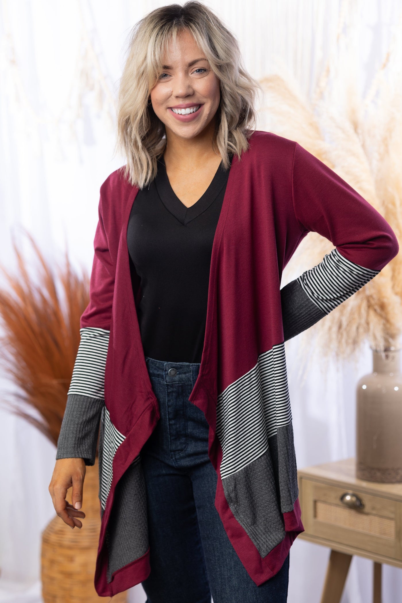 Linear Escape - Burgundy Cardigan Giftmas BS75 